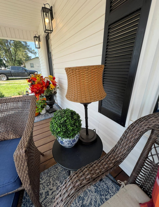 Light Up Your Outdoor Space with Elegant Lamps & Lanterns!